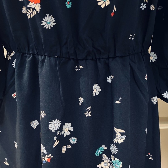 Old Navy | Flower Print Split Neck Dress - Picture 6 of 9
